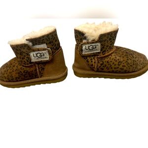 9 T cheetah uggs